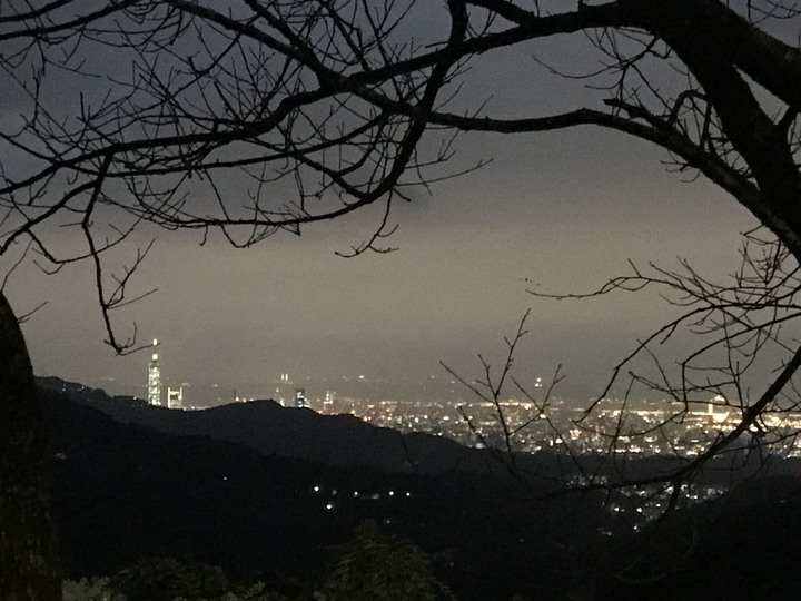 冬日騎車泡溫泉♨️－－太平山與冷水坑