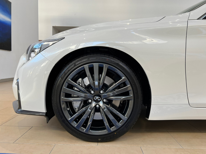 第一次開V6轎跑-Q50 300GT魅影特仕版試乘心得