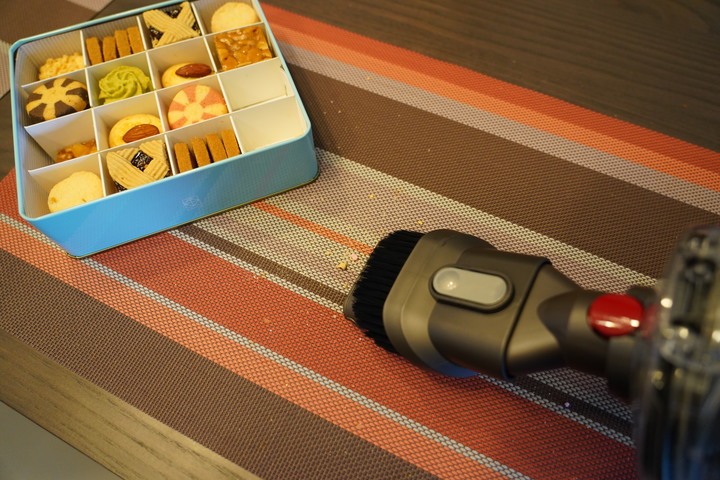[開箱] Dyson V12 Detect™ Slim Absolute Extra | 雷射 輕量 無線吸塵器 V6升級V12是有理由還是無理由？