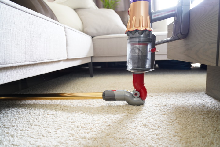 [開箱] Dyson V12 Detect™ Slim Absolute Extra | 雷射 輕量 無線吸塵器 V6升級V12是有理由還是無理由？