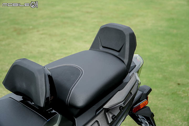 【採訪】導入 TCS 還配電動風鏡！KYMCO 超級跑旅 AK550 大改款 AK550 ST 正式發表！三輪重機 CV3 同場展出！