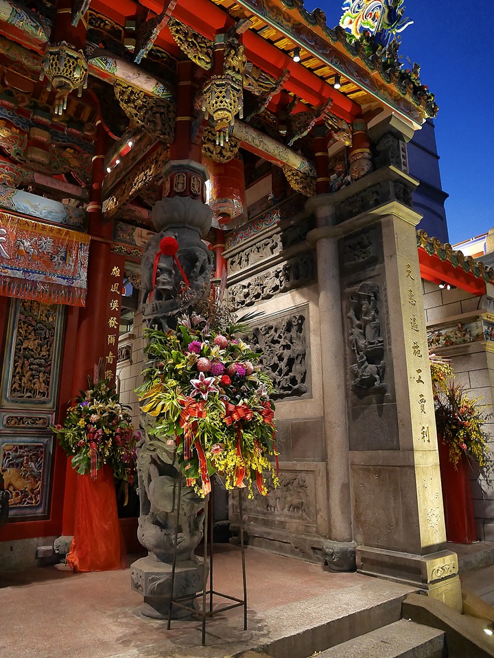 旗津天后宮｜高雄港旗鼓渡輪 — 打狗第一座媽祖廟，348歲重啟廟門，外掛旗鼓渡輪暮色