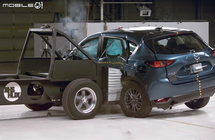 【海外新訊】IIHS公布新版側撞標準,20款SUV僅Mazda CX-5獲得總體「Good」評價!