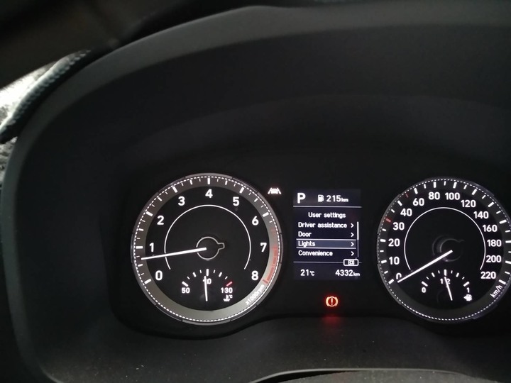 VENUE的業務員忘記說的事,以及駕車油耗實際測試,和操駕心得