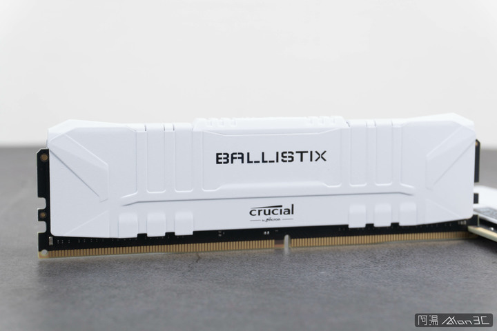 「開箱」美光 Crucial Ballistix DDR4-3600 16G×2 - 穩定又划算的絕佳選擇