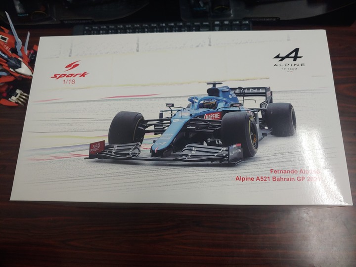 [開箱]1/18 SPARK ALPINE F1  TEAM  A521 FERNANDO ALONSO 2021