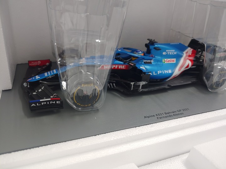 [開箱]1/18 SPARK ALPINE F1  TEAM  A521 FERNANDO ALONSO 2021