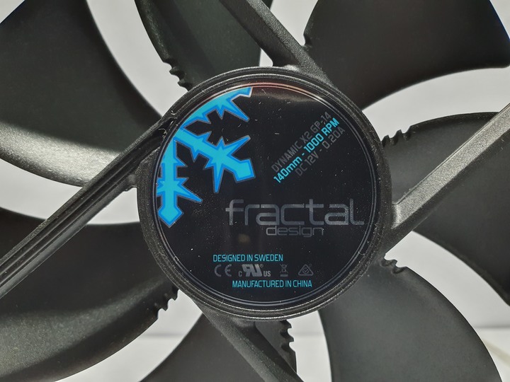 Fractal Design 盡享工藝之美 <風扇篇> Prisma AL-12 和 Aspect 12 PWM ARGB開箱