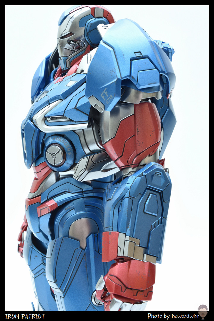 【開箱】行動軍火庫 ~ Hot Toys - 終局之戰 鋼鐵愛國者