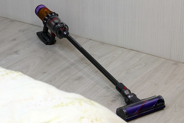 【誠實試用】 傳承精神 Dyson V12 Detect™ Slim Total Clean 旗艦吸塵器