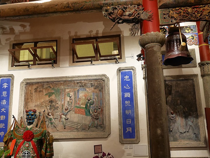 旗津天后宮｜高雄港旗鼓渡輪 — 打狗第一座媽祖廟，348歲重啟廟門，外掛旗鼓渡輪暮色