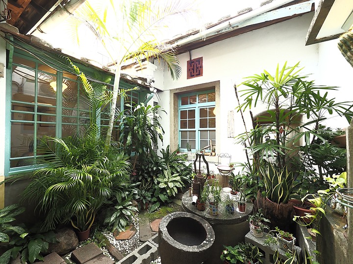 新埔 味衛佳柿餅觀光農場|桂花園人文餐館|新埔老街散策〔劉氏家廟、新埔潘屋、螃蟹穴洗衫窟、朱氏家廟〕