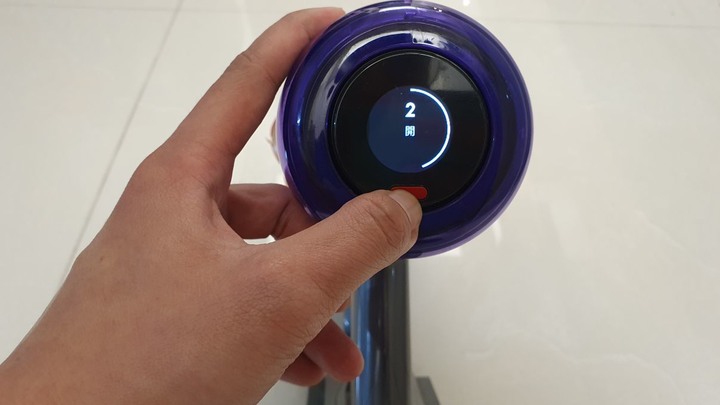 Dyson V12 Detect™ Absolute Extra 《髒污無所遁形有如光劍般犀利的吸塵器》