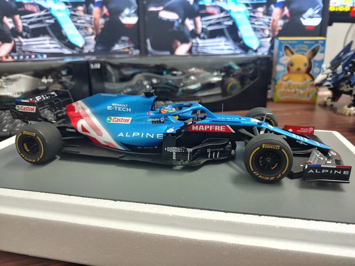 [開箱]1/18 SPARK ALPINE F1  TEAM  A521 FERNANDO ALONSO 2021