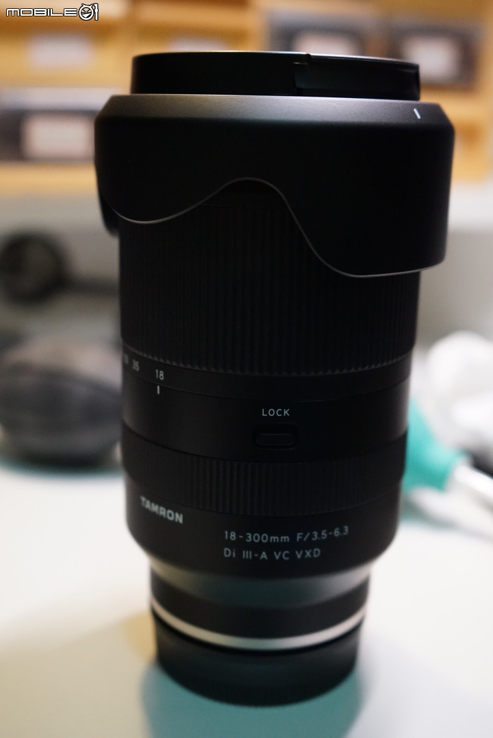 點我看大圖 騰龍 B061 18-300 sony apsc E鏡頭 開箱