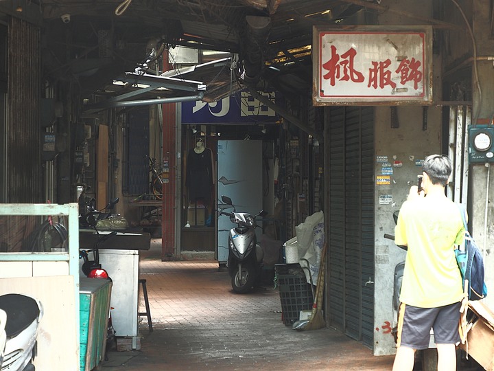 新埔 味衛佳柿餅觀光農場｜桂花園人文餐館｜新埔老街散策〔劉氏家廟、新埔潘屋、螃蟹穴洗衫窟、朱氏家廟〕