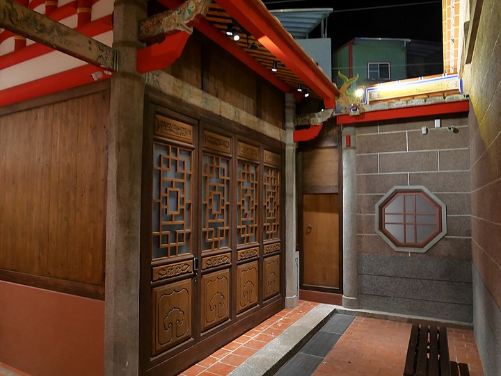 旗津天后宮｜高雄港旗鼓渡輪 — 打狗第一座媽祖廟，348歲重啟廟門，外掛旗鼓渡輪暮色