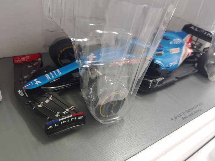[開箱]1/18 SPARK ALPINE F1  TEAM  A521 FERNANDO ALONSO 2021