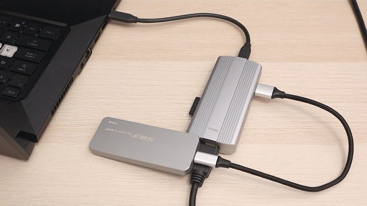 你覺得他是 SSD 還是 Hub？或是兩個都是？TEKQ 583 URUS 開箱你覺得他是 SSD 還是 Hub？或是兩個都是？TEKQ 583 URUS 開箱