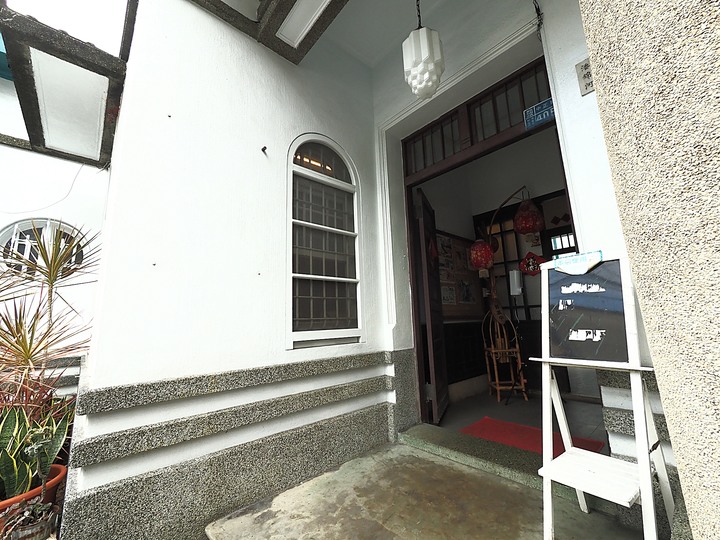 新埔 味衛佳柿餅觀光農場|桂花園人文餐館|新埔老街散策〔劉氏家廟、新埔潘屋、螃蟹穴洗衫窟、朱氏家廟〕