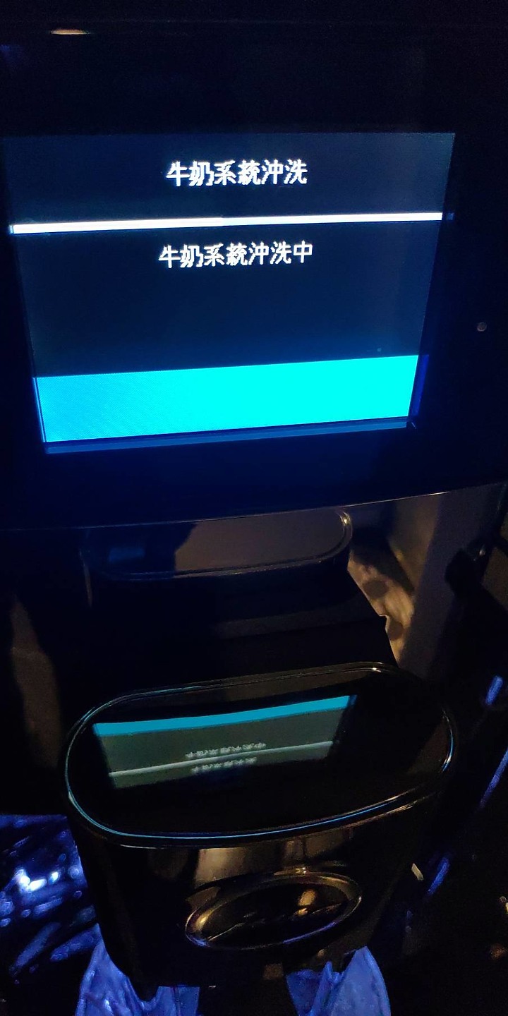 由美國Capresso卡布蘭莎CP121升級到瑞士Jura優瑞E8三代機的咖啡歷程…