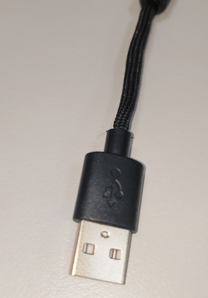 輕巧靈敏 電競滑鼠iRocks M40E開箱心得報告