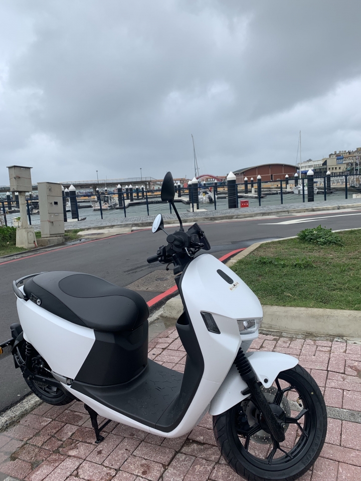 白 AI-1 sport 入手