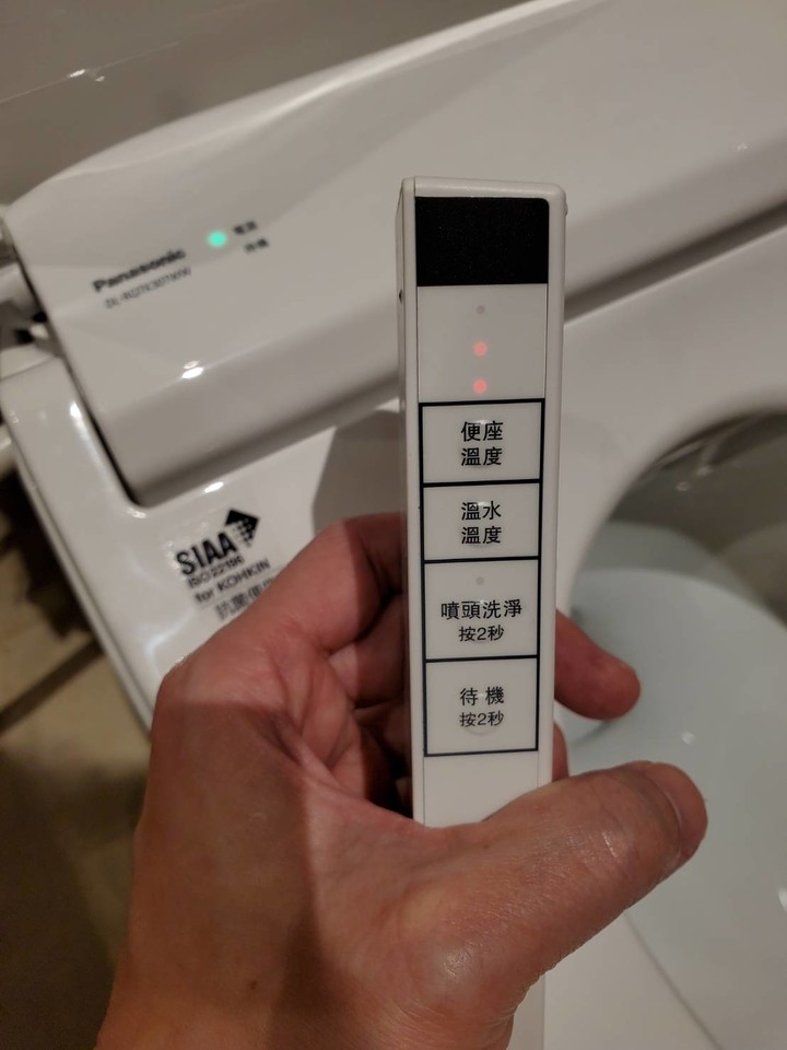 寒冬中的救贖,國際牌菊花座(Panasonic DL-RQTK30TWW 纖薄美型瞬熱式溫水洗淨便座)