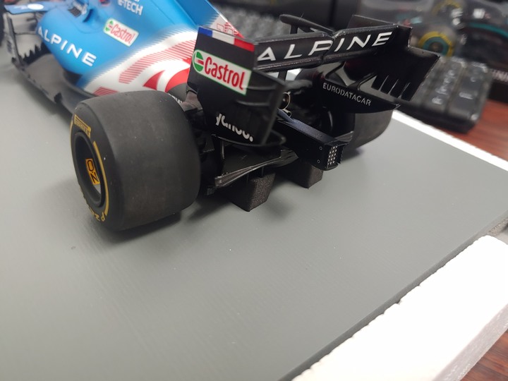[開箱]1/18 SPARK ALPINE F1  TEAM  A521 FERNANDO ALONSO 2021