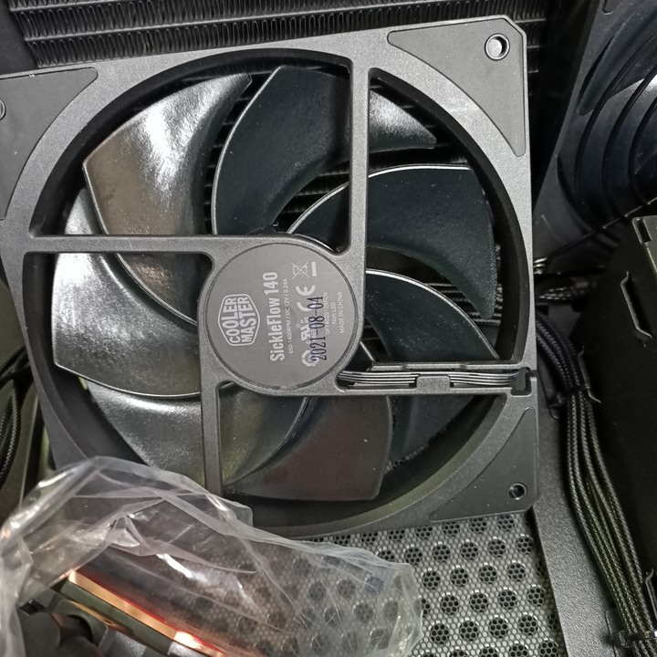 武裝就緒的小型機甲 Cooler Master NR200P MAX itx半套機殼開箱
