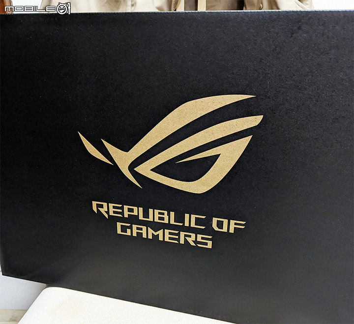 點我看大圖 西風之ROG Zephyrus M16襲來!