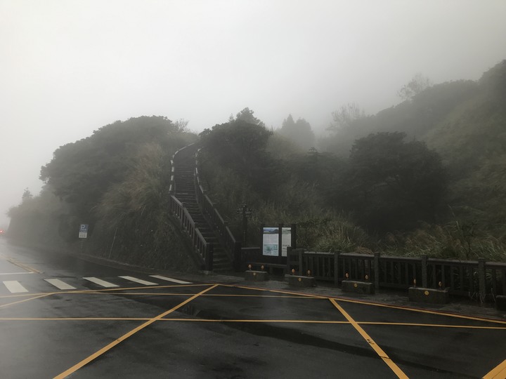 冬日騎車泡溫泉♨️－－太平山與冷水坑
