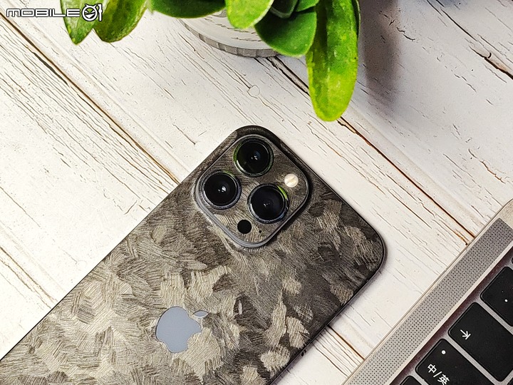 手機包膜不求人，GoatFilm 機膚 iPhone 13 Pro Max DIY 包膜教學