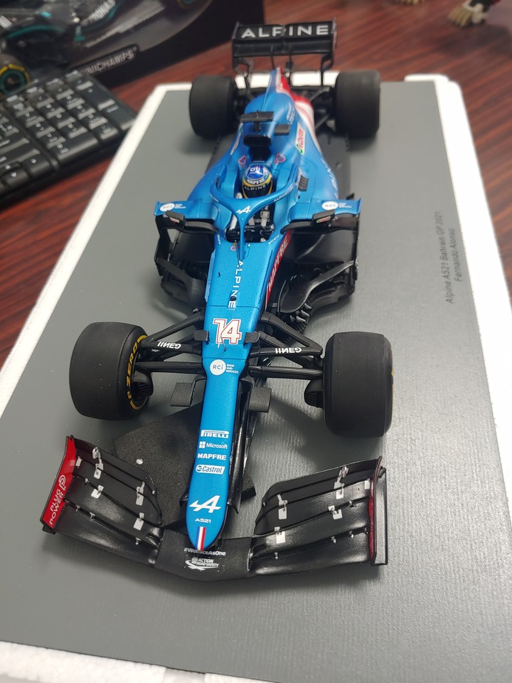 [開箱]1/18 SPARK ALPINE F1  TEAM  A521 FERNANDO ALONSO 2021