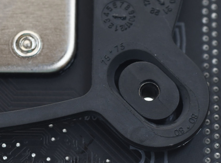 12代LGA1700散熱器相容性及扣具改造雜談