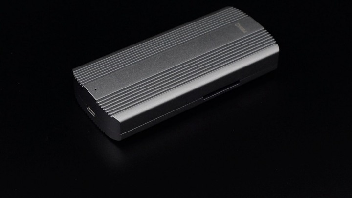 你覺得他是 SSD 還是 Hub？或是兩個都是？TEKQ 583 URUS 開箱你覺得他是 SSD 還是 Hub？或是兩個都是？TEKQ 583 URUS 開箱