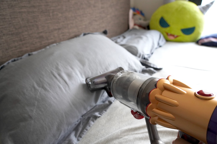 [開箱] Dyson V12 Detect™ Slim Absolute Extra | 雷射 輕量 無線吸塵器 V6升級V12是有理由還是無理由？