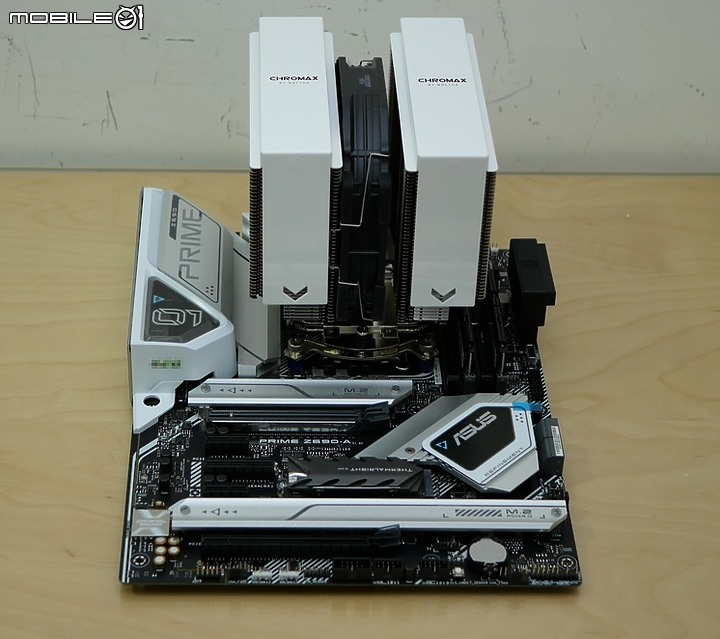 D5 搭載經典銀白 PRIME，華碩 Z690-A CSM 開箱