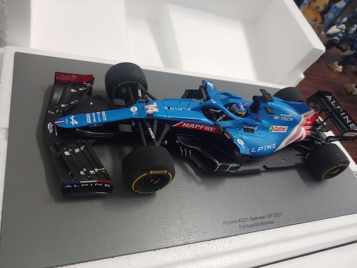 [開箱]1/18 SPARK ALPINE F1  TEAM  A521 FERNANDO ALONSO 2021