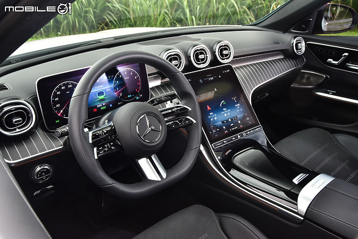 車主來開箱｜Mercedes-Benz New C300試駕｜動力、科技、顏值一次滿足！