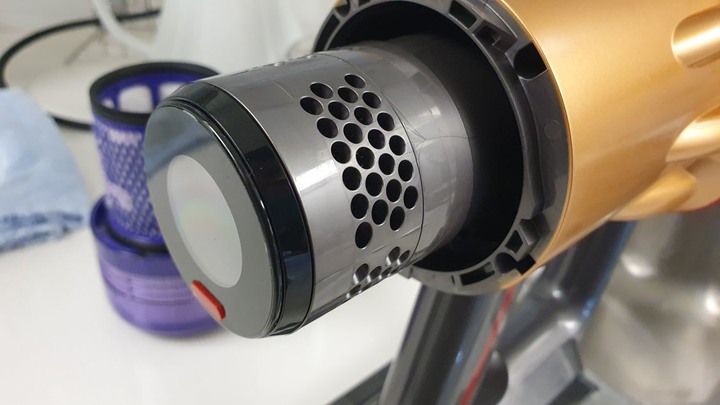 Dyson V12 Detect™ Absolute Extra 《髒污無所遁形有如光劍般犀利的吸塵器》