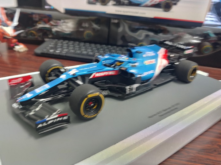 [開箱]1/18 SPARK ALPINE F1  TEAM  A521 FERNANDO ALONSO 2021