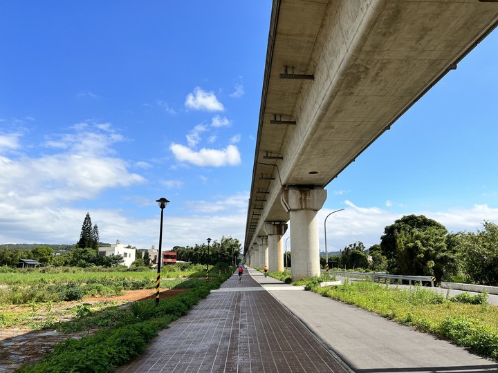 秋風送爽,沿著田園景觀大道踩訪坑子溪及楓樹坑,享受一日農村漫騎之旅
