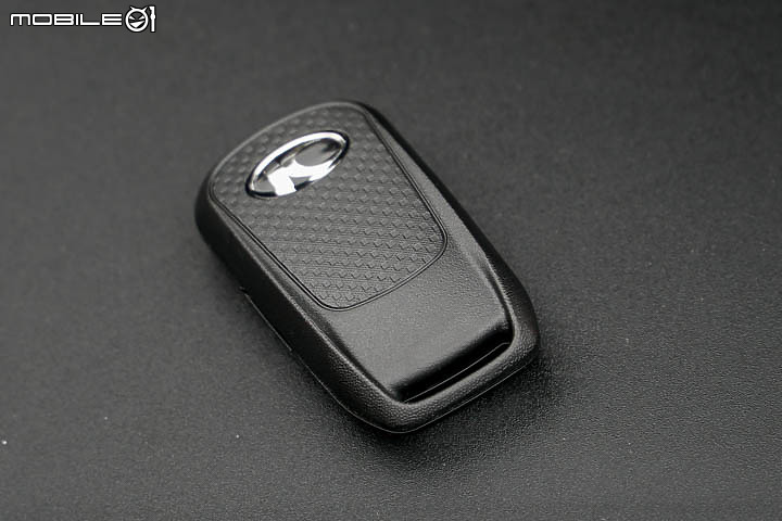 【採訪】導入 TCS 還配電動風鏡！KYMCO 超級跑旅 AK550 大改款 AK550 ST 正式發表！三輪重機 CV3 同場展出！