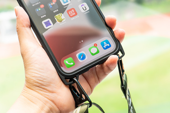 SwitchEasy魚骨牌推出iPhone 13 Odyssey保護殼+掛繩 外出單手輕鬆拿、輕鬆用iPhone