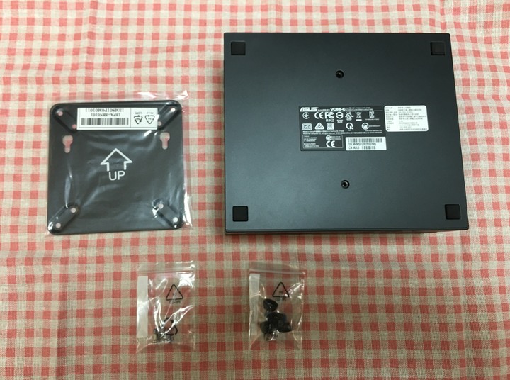 [輕開箱] 華碩迷你電腦結合螢幕當做AIO