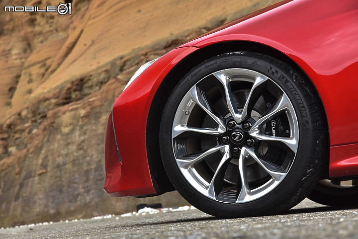 Lexus LC 500 Convertible試駕|極其優雅卻又充滿動感魅力!