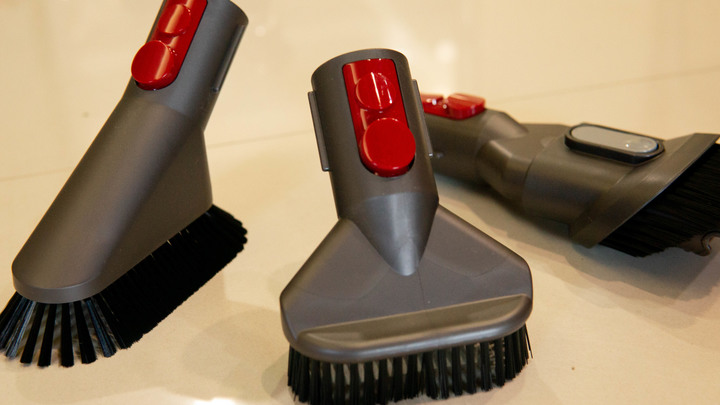 Dyson V12 Detect™ Absolute Extra 《髒污無所遁形有如光劍般犀利的吸塵器》