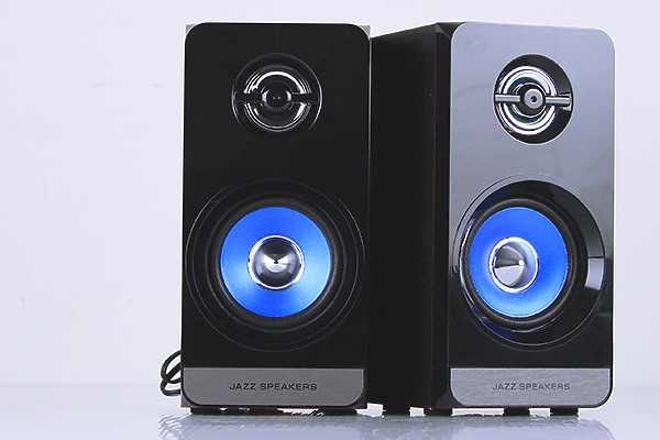 下沉式重低音砲玩Game帶勁夠力，J-S 淇譽 JY-3085三件式RGB電競音箱組【開箱分享】