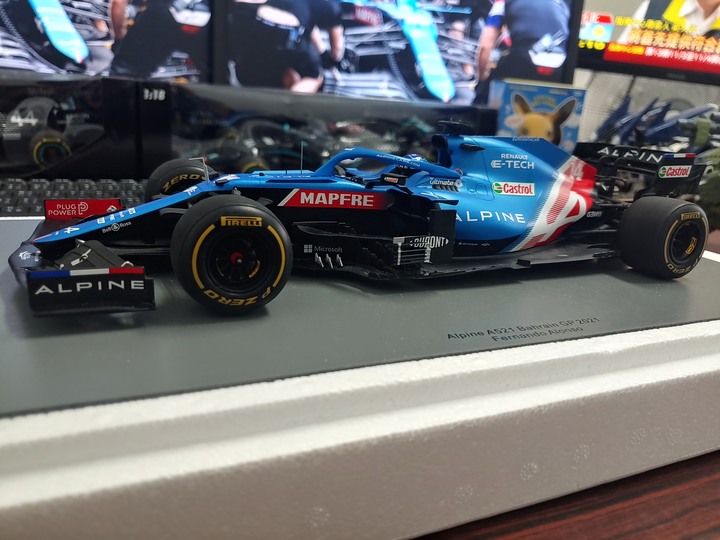 [開箱]1/18 SPARK ALPINE F1  TEAM  A521 FERNANDO ALONSO 2021